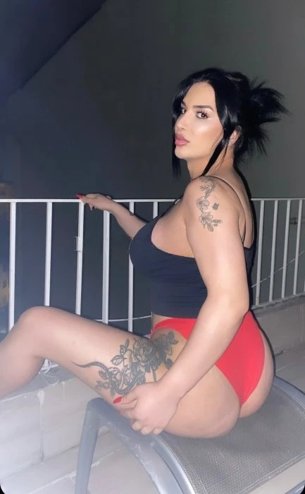 Kayla — 3 / 5