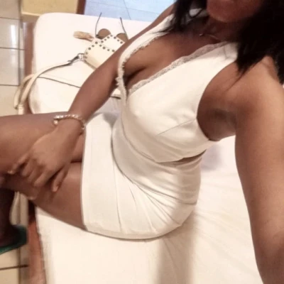 Katline240, Escort, Douala