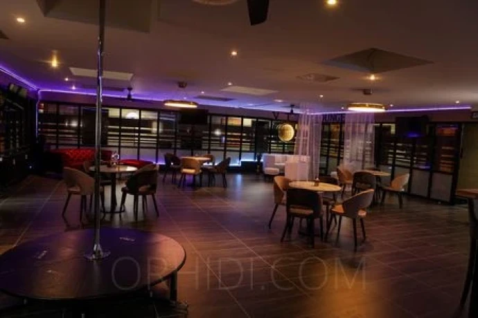 Charlies Hamburg — 7 / 18