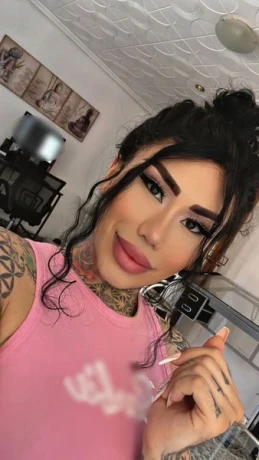 Ts Tiffani — 1 / 12