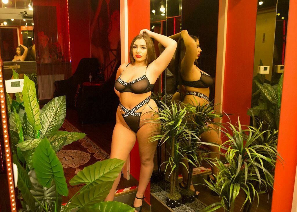 Angi — 2 / 8