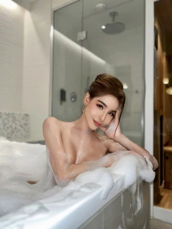 Av Linzi 100 Originale Fotos — 2 / 5