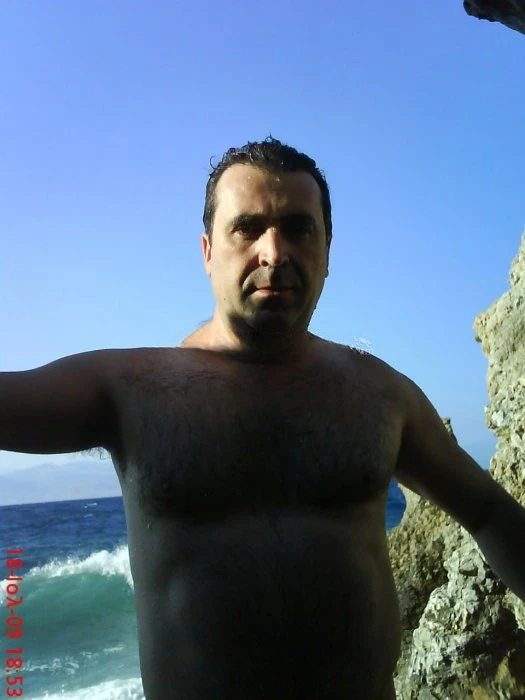 Nikos — 2 / 3