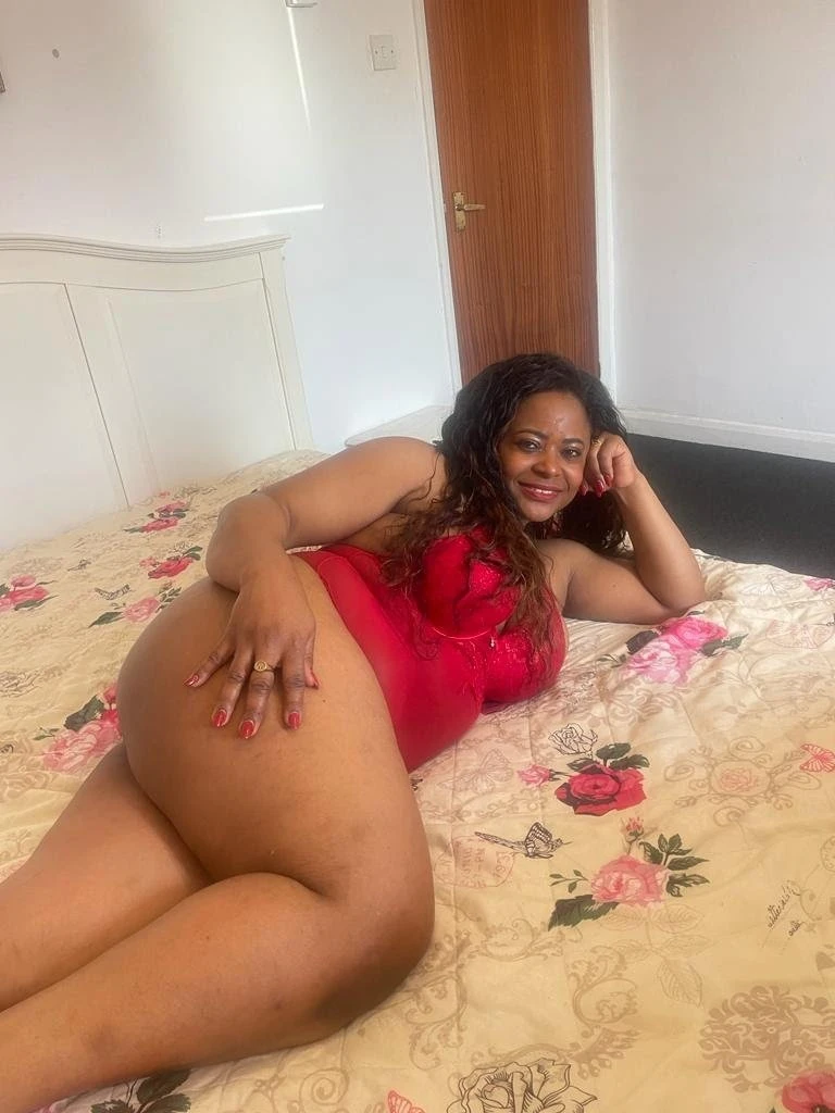 Latina Love — 2 / 6