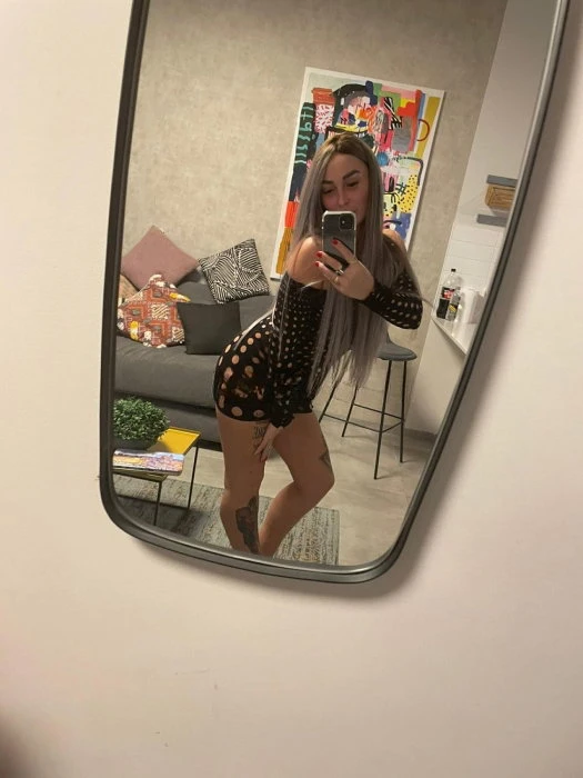 Milena — 2 / 3
