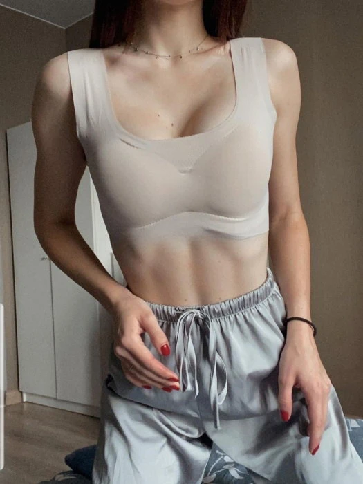 Kristina — 2 / 5