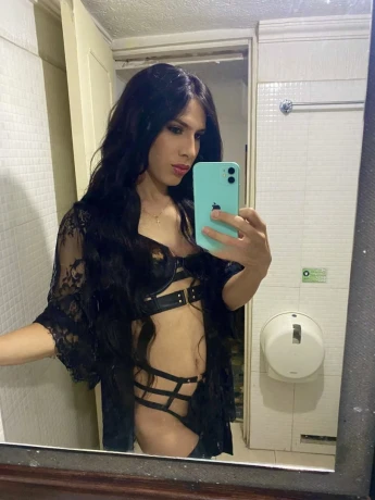 Holly Horny — 10 / 12