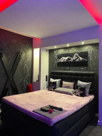 Erotische Massage Im Edlem Ambiente Deutsch — 13 / 23