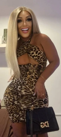 Brigitte Ts — 10 / 12