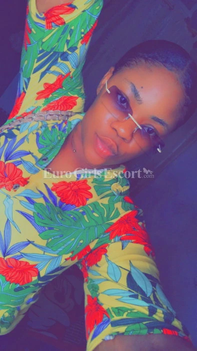 Queen Evelyn, Escort, Accra