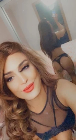 Danyela Travesti XXL — 3 / 8