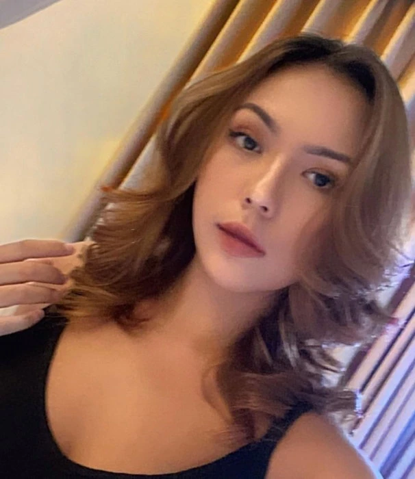 Amanda — 3 / 4