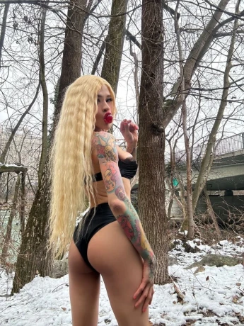 Madison Montgomery — 1 / 12