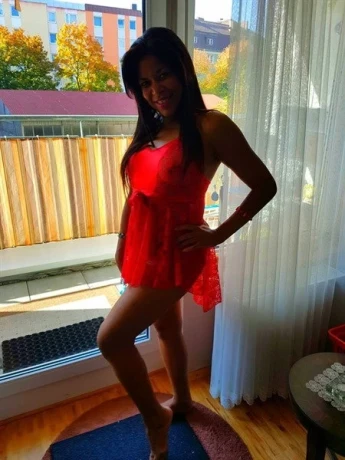 Nicole Latina Av Konigin Nur Nur Haus Oder Hotel Besuchen — 6 / 15