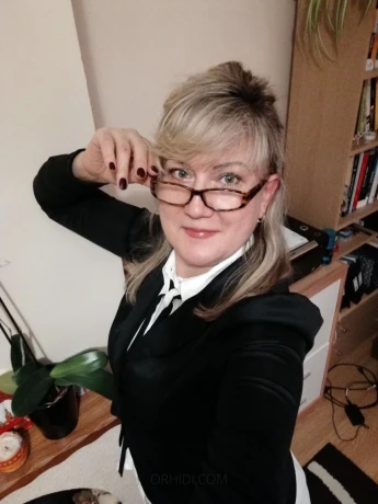 Classy Hotwife — 16 / 17