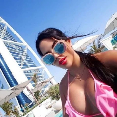 Tarsha jones — 2 / 3