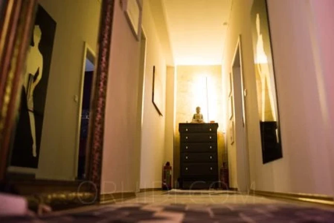 Glamour-Massage-Frankfurt — 19 / 20