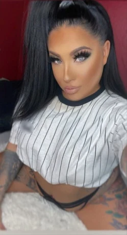 Curvy Chayenne — 6 / 17