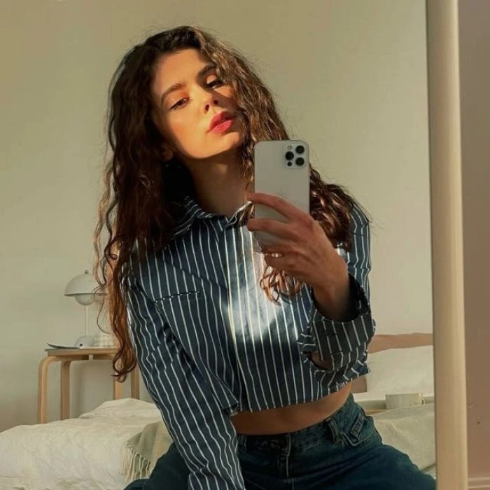 Gloria — 2 / 6