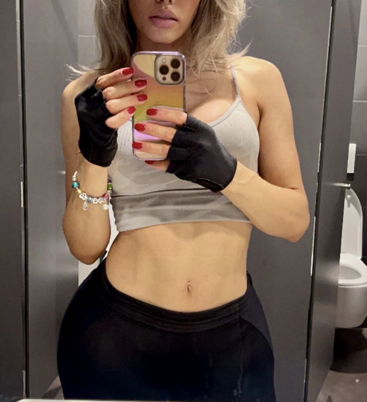 Paola Lopez — 27 / 29