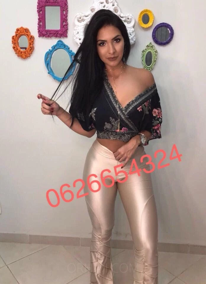 Camila — 5 / 9