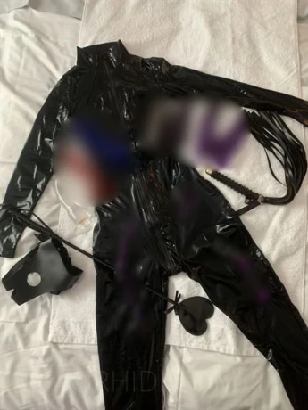 Skinny Joy aus Deutschland — 9 / 11