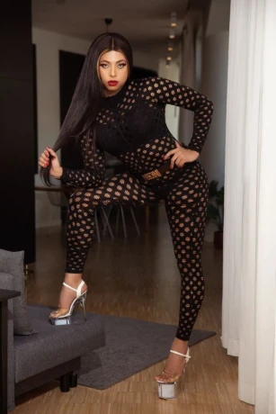 Nicolly lins — 10 / 12