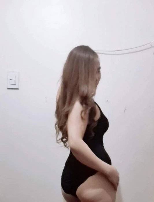Nicole — 2 / 3