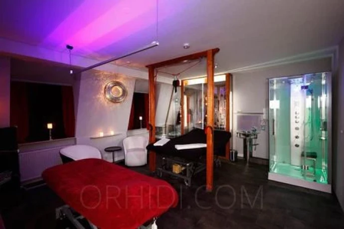 Das kleine Massagenest - NUR MASSAGEN — 9 / 18