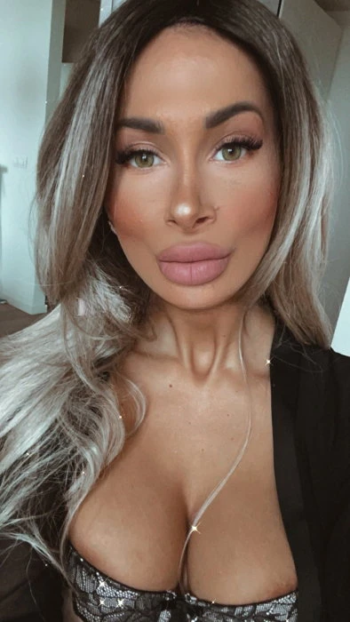 Monica — 11 / 13