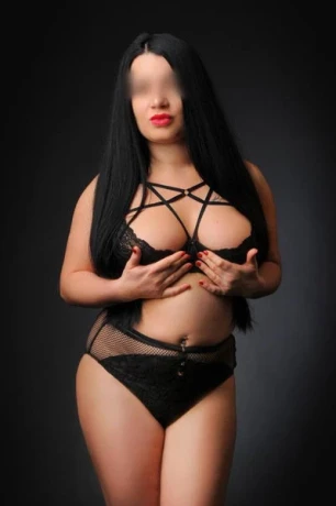 Turkisches Busenwunder Aylin — 5 / 8