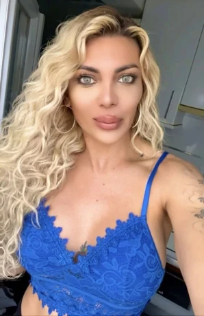 Amanda Lear — 9 / 12