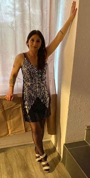 Sarah45 — 2 / 3