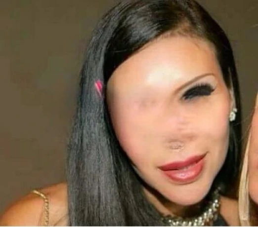 Clara Medina — 2 / 8