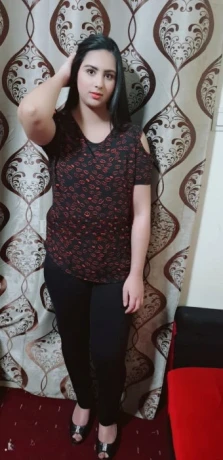 Arooj Khan — 2 / 3