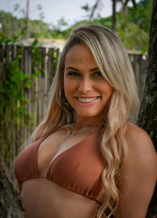 Karina Bachi — 2 / 6