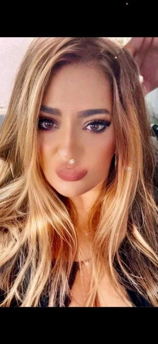 Roxi — 3 / 6