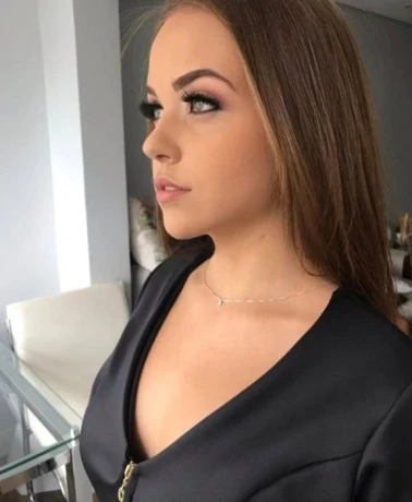 Chiara — 1 / 3