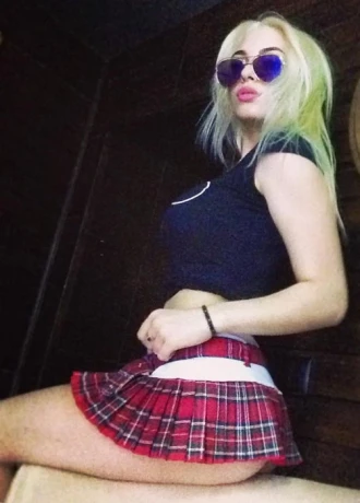 Noelle Pretty — 1 / 4
