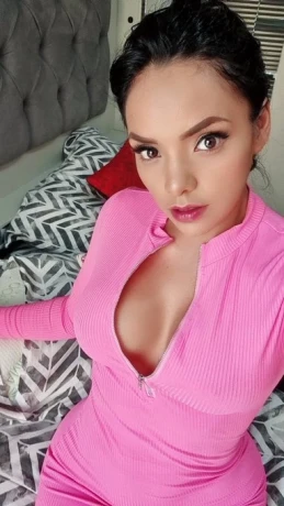 Christina hanna — 7 / 8