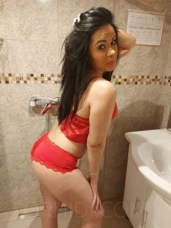 Sandra — 2 / 3