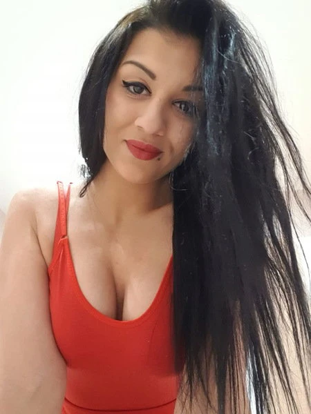 Nina — 3 / 4