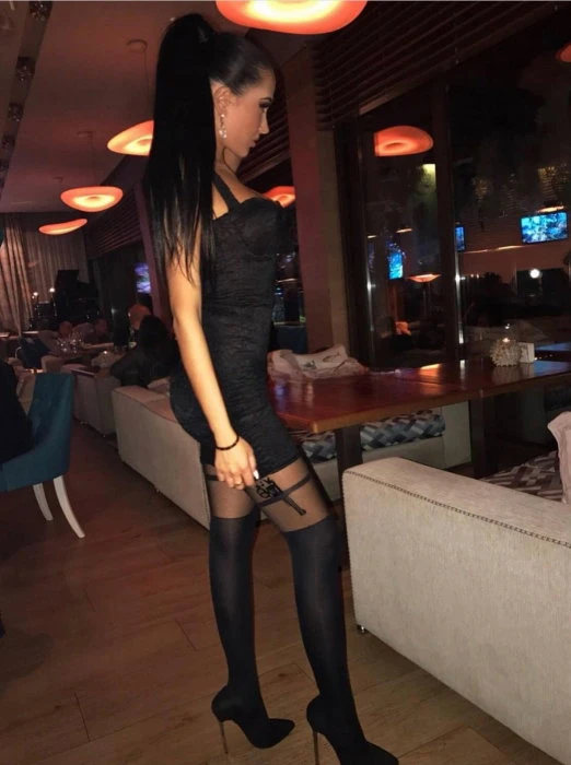 Emma — 2 / 3