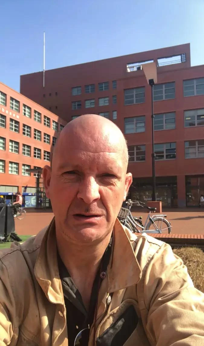 Gigilo Slaaf Eriq Biedt Zich Aan, Escort, Kampen