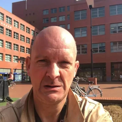 Gigilo Slaaf Eriq Biedt Zich Aan, Escort, Kampen