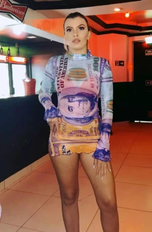 Pamela Scort — 27 / 30