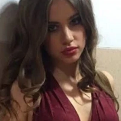 Bella young, Escort, Istanbul