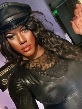 Brandneu TS Mistress Donatella — 11 / 18