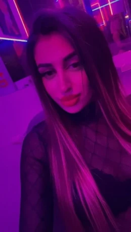 Elisa131 — 1 / 5