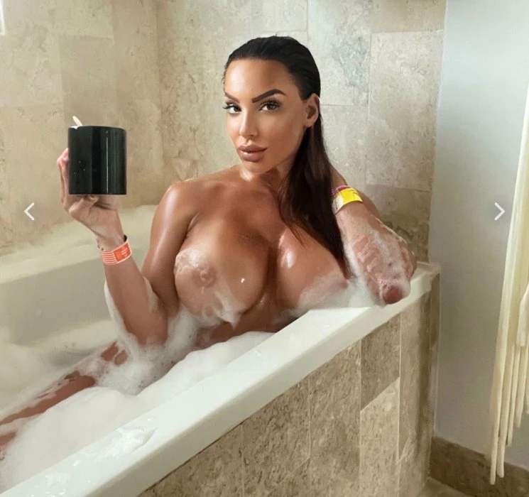 Laura — 5 / 14